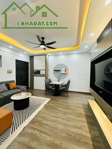 Bán gấp căn hộ 2 ngủ 60m toà B15 Đại Kim giá hơn 3 tỉ