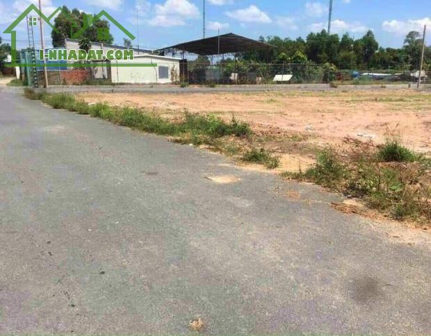 LỖ CHỨNG KHOÁN CẦN BÁN GẤP 1200M2 ĐẤT CÓ SẴN T.CƯ NẰM SÁT CHỢ, TRƯỜNG DÂN ĐÔNG. GIÁ 290TR