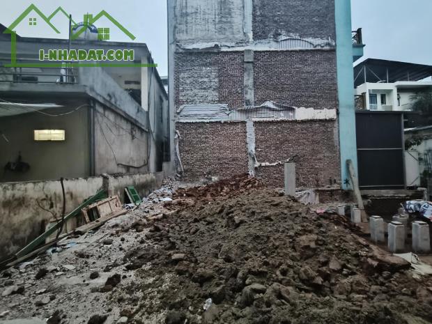 Mảnh đất hiếm còn sót lại tại Nguyễn Ngọc Vũ 45m2 sổ vuông đét, giá nhỉnh 9 tỷ - 2
