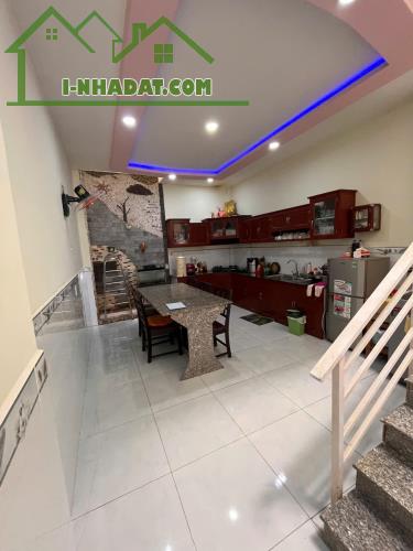 Bán nhà 2 Tầng Thuận Giao(TPHCM),đường ô tô vi vu,giá chỉ nhỉnh 1 tỷ,gần ngã 4 Hòa Lân - 1