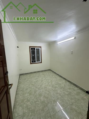 NHÀ MẶT NGÕ TRẦN KHÁT CHÂN – NGÕ THÔNG – KINH DOANH   20/25 m-3 tầng -3,18 tỷ   • Nhà nằm - 2