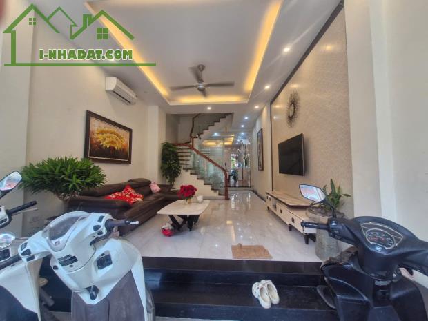 Bán nhà MẶT PHỐ Bùi Xương Trạch, THANH XUÂN – 70M² x 4 TẦNG, sau nhà là hồ - 23 tỷ. - 1