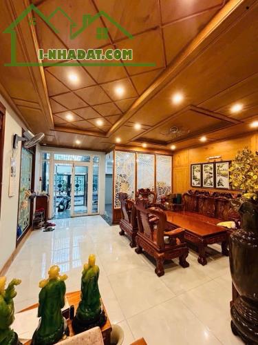 Bán gấp nhà đẹp ở ngay khu Đường số Q.7, xe hơi ngủ nhà, 120m2, ngang 6m, SHR, chỉ 24 tỷ.