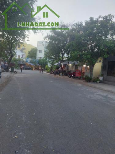 Mua 70m2 đất tặng thêm 30m2 đất giá chỉ 5,6 tỷ, Nguyễn Thị Định,Bình Trưng Tây LH