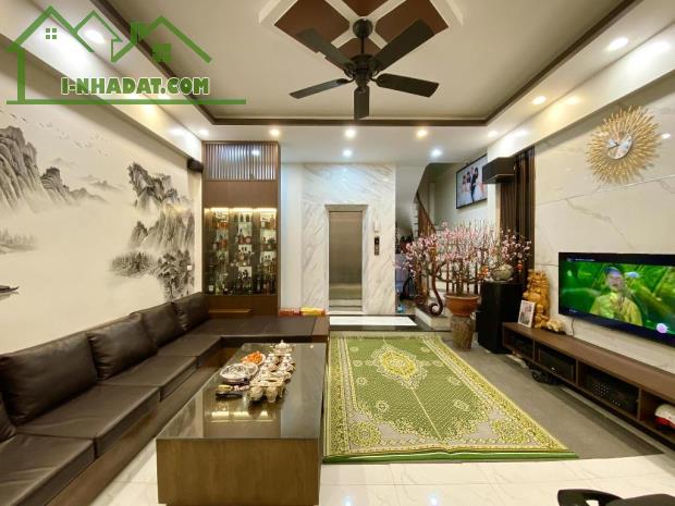 Bán Nhà 5 Tầng Thang Máy – Phố Đại La – Gần Trường Kinh Tế Quốc Dân – 40M2 – 8.7 Tỷ