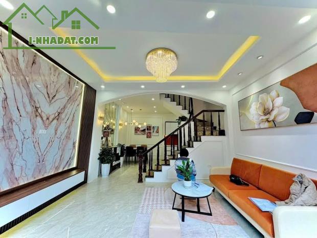 NHÀ DÂN XÂY 45M-4 TẦNG-CẦU GIẤY-NGÕ NÔNG THÔNG -CHỈ VIỆC XÁCH VALI VỀ Ở-GIÁ 8 TỶ - 1
