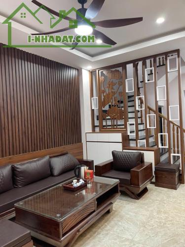 BÁN NHÀ HOÀNG MAI, NHÀ ĐẸP 5 TẦNG MẶT TIỀN RỘNG, GẦN ĐƯỜNG Ô TÔ THÔNG.