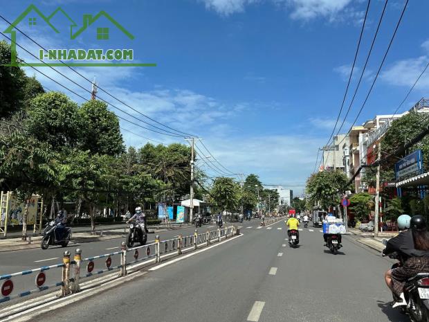 Nhà phố 5 lầu ngang 5m hẻm 380 Nguyễn Văn Khối DTSD 170m2 tặng NT gần CV chỉ 7 tỷ xíu. - 4
