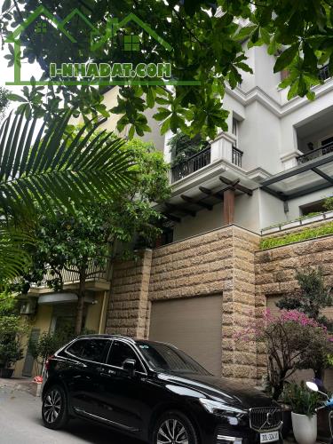 Bán nhà Văn Cao - nhà đẹp ở ngay - 50m MT 5m, cách 1 nhà ra ô tô dừng đỗ, chỉ nhỉnh 11 tỷ