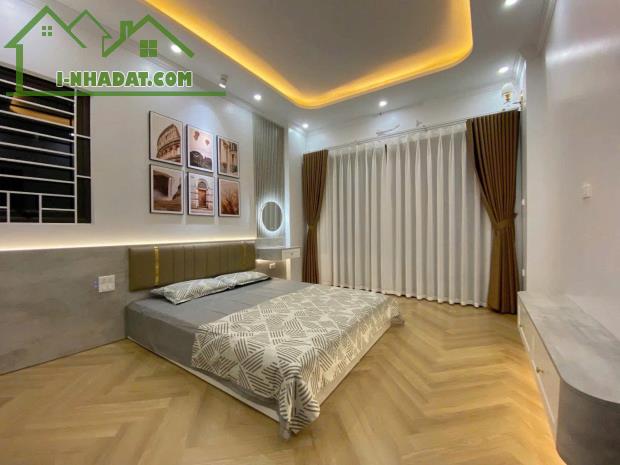 Bán nhà Văn Cao - nhà đẹp ở ngay - 50m MT 5m, cách 1 nhà ra ô tô dừng đỗ, chỉ nhỉnh 11 tỷ - 3