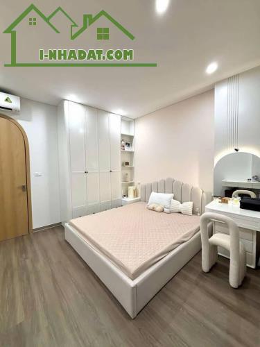 Bán căn nhà ngõ 405 Ngọc Thuỵ 47m x 4T full đồ, gần oto hơn 6 tỷ. LH 0936123469 - 2