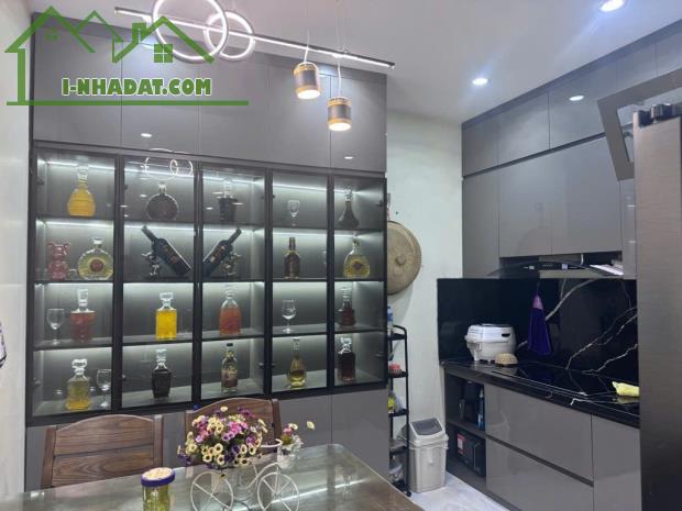 BÁN NHÀ NGỌC THUỴ, LONG BIÊN, 40M2, 5 TẦNG, Ô TÔ ĐỖ CỬA, VỊ TRÍ TRUNG TÂM, GIÁ HƠN 7 TỶ - 2
