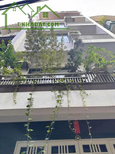 nhà Đông Ngạc – BTL, 6 tầng thang máy, full toàn bộ nội thất. Đầy đủ.  Nhỉnh 11 tỷ – sổ đ