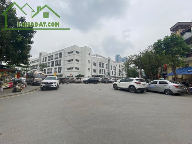 B.Á.N N.H.À LÔ GÓC - PHỐ LÊ QUANG ĐẠO- NAM TỪ LIÊM - 200M RA MẶT ĐƯỜNG LỚN - GIÁ CHỈ 6.9 T