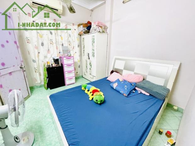 BÁN NHÀ MẶT TIỀN 40M2 5 TẦNG NGANG 6M 5 PN KD ĐỈNH TRƯỜNG SA GẤP BÁN 9.2 TỶ.
