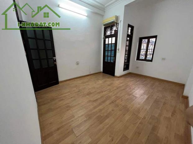 VIP ĐỐNG ĐA - PHÂN LÔ CÁN BỘ - 2 THOÁNG - Ô TÔ ĐỖ CỬA - NGÕ THÔNG - DÒNG TIỀN        52m x - 1