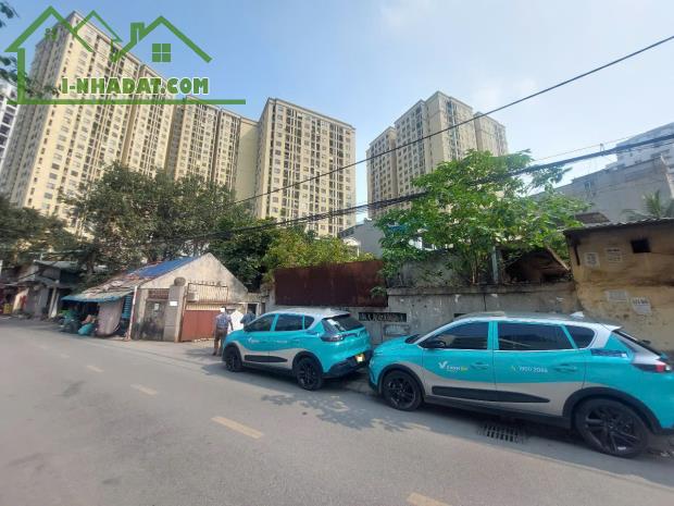 Cần bán 1000m đất dịch vụ tại Lĩnh Nam, mặt ngõ ô tô tránh, Lô góc, giá chỉ 30 tỷ