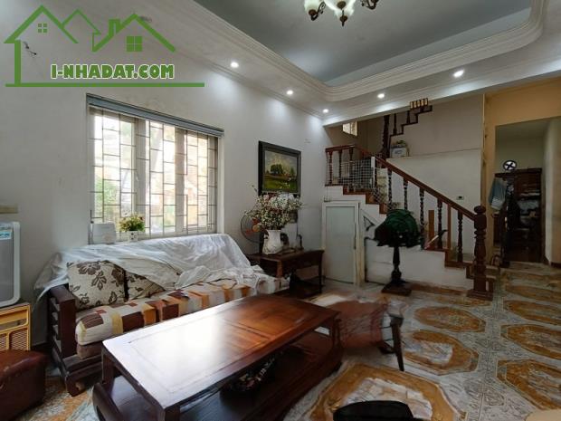 Bán nhà Hoàng Minh Đạo,Long Biên 4 tầng,70m,mt4.8m oto vào nhà nhỉnh 15 tỷ - 2