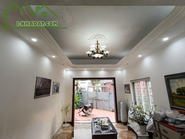 Bán nhà Hoàng Minh Đạo,Long Biên 4 tầng,70m,mt4.8m oto vào nhà nhỉnh 15 tỷ - 5