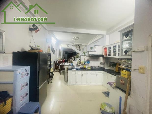 Bán nhà mặt tiền vị trí đẹp KD sầm uất Hoàng Văn Thụ TB 88m2 ngang 4.3m ngay ADORA 19 tỷ - 4