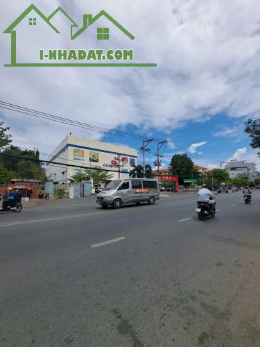 BÁN NHÀ 3 TẦNG MẶT TIỀN HUỲNH TẤN PHÁT, Q7 – GẦN COOPMART – DT 9x27m – GIÁ 15 TỶ - 1
