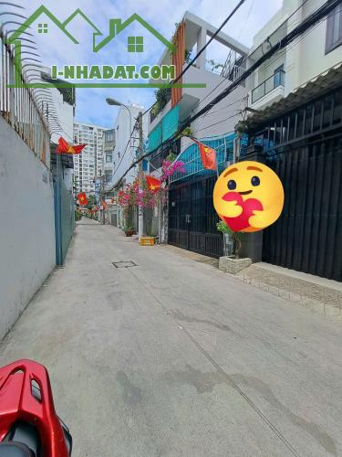 BÁN NHÀ 3 TẦNG – TRẦN XUÂN SOẠN, Q7 – Ô TÔ ĐỖ CỬA – CHỈ NHỈNH 8 TỶ