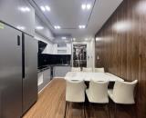 Bán nhà hơn 9 tỷ phố Nguyễn Văn Cừ, Thang máy, Gara, full nội thất, DT: 45m2, Ô tô.