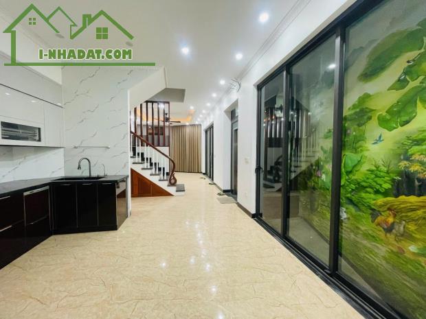 Nhà đẹp Bồ Đề, thang máy ,ô tô đỗ cửa vào nhà,ngõ thông tứ tung,khu lõi Long Biên - 3