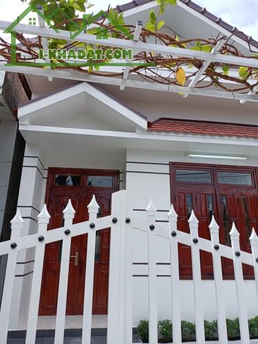 Cần bán nhà cấp 4 có gác lửng đúc ở PHƯỚC VĨNH AN , CỦ CHI, GIÁ 900TR ,SHR