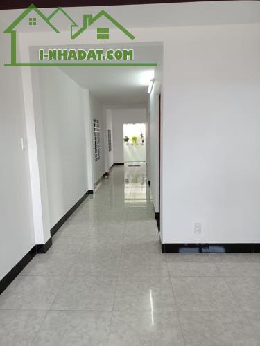 Cần bán nhà cấp 4 có gác lửng đúc ở PHƯỚC VĨNH AN , CỦ CHI, GIÁ 900TR ,SHR - 2