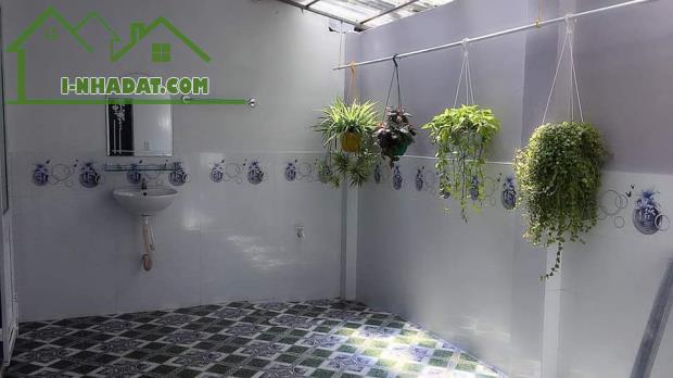 Cần bán nhà cấp 4 có gác lửng đúc ở PHƯỚC VĨNH AN , CỦ CHI, GIÁ 900TR ,SHR - 4