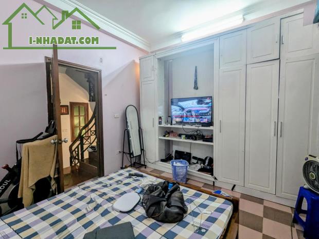 Bán nhà vị trí đẹp, dân tự xây chắc chắn , lô góc kiên cố -Long Biên - 1