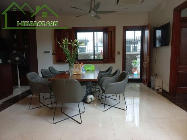 Bán biệt thự 250m2 5 tầng khu đô thị Bắc Hà, Tố Hữu, vị trí đẹp, sổ đỏ chính chủ