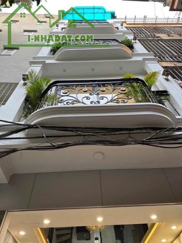 Ô TÔ ĐỖ CỬA – LÔ GÓC 2 MẶT THOÁNG – NGÕ THÔNG – KD ĐỈNH – NHÀ 60M² TẦNG 2 – SỔ ĐỎ VUÔNG - 1