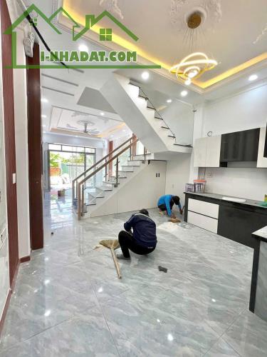 Bán Nhà 2 lầu sổ Hồng Riêng ngay gần ngã tư Vũng Tàu , phường Long Bình Tân Biên Hoà - 2