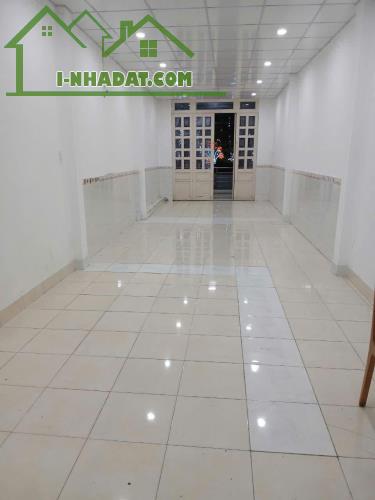 Cho thuê nhà mặt tiền đường 30/4 ngay ngã 3 quang trung dài 30m giá 20 triệu - 1