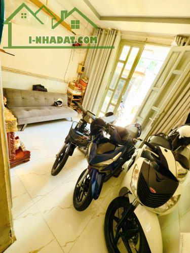 Bán Nhà hẻm 152 Hung Phú, khu VIP P8 Q8 - 1
