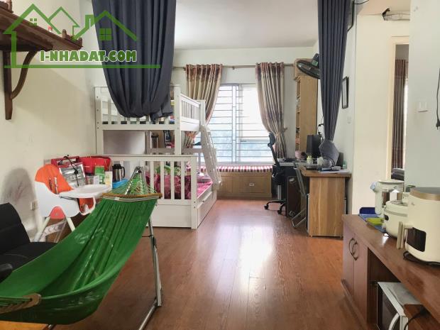 Hiếm, Hiện em còn căn CC Đặng Xá, Thiết kế 2 ngủ 1 VS, Chỉ 1.9 tỷ. LH: 0379483926 - 2