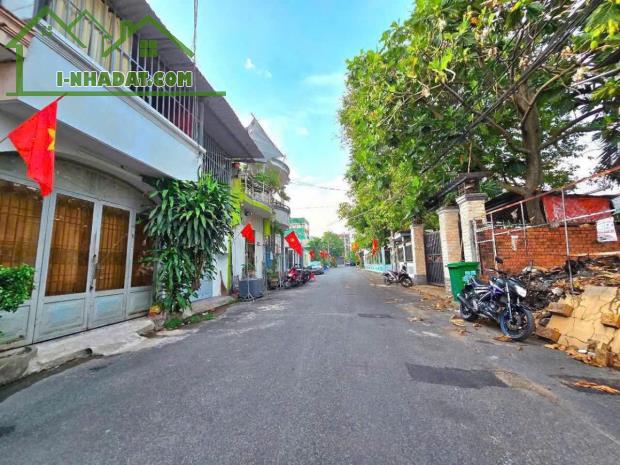 Bán đất MT hẻm xe tải đường 182, P. Tăng Nhơn Phú A, dt 80m2 giá 5,2 tỷ