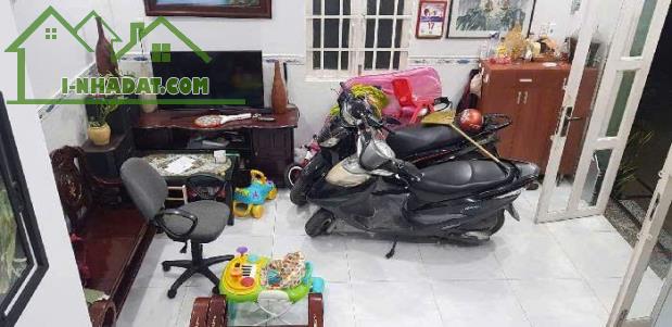 Cần tiền trị bệnh, nhà Bến Nghé, Gần chợ sầm uất-tiện nghi, chỉ 2.x tỷ thương lượng - 1