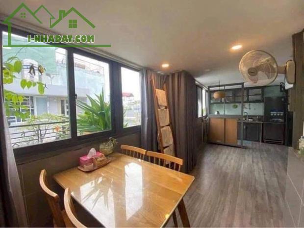 Nhà 3 tầng Huỳnh Văn Bánh, Phú Nhuận - thu nhập 25tr/tháng chỉ 6,25 tỷ
