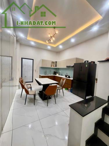 Bán nhà 4 tầng đẹp lung linh, HXH Võ Thị Hồi, gần chợ chỉ 4.4 tỷ TL. - 1