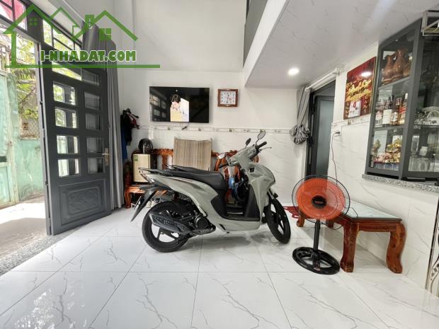 SIÊU PHẨM NHÀ MỚI - 3 TẦNG - GIÁP QUẬN 1 - XÔ VIẾT NGHỆ TĨNH – nhỉnh 4 tỷ - 1