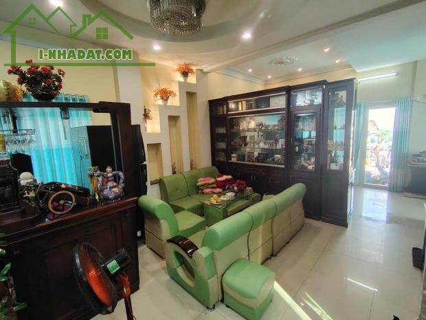 BIỆT THỰ VƯỜN ĐẸP 3 TẦNG 12 TỶ  – NGUYỄN BÌNH TT NHÀ BÈ – XE HƠI VÀO TẬN NHÀ - 1