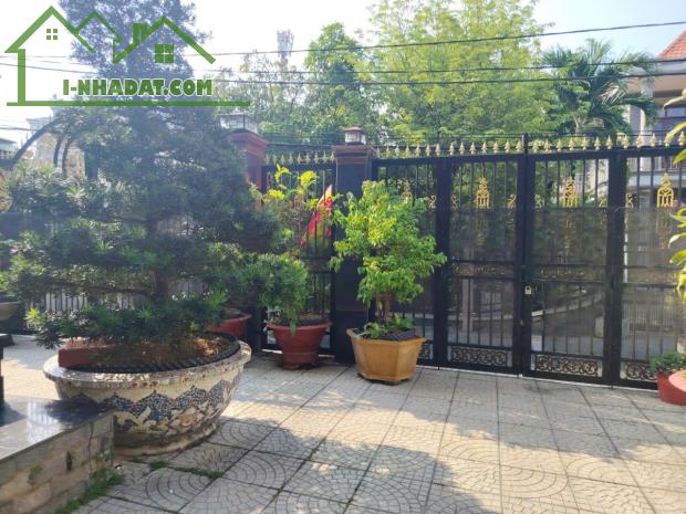 BIỆT THỰ VƯỜN ĐẸP 3 TẦNG 12 TỶ  – NGUYỄN BÌNH TT NHÀ BÈ – XE HƠI VÀO TẬN NHÀ