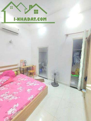 ✅ ✅ Cho thuê nhà nguyên căn tx 22 phường thạnh xuân q12
👉 Dt 4×14 trêt 2 lầu 4p ngủ 4wc - 2
