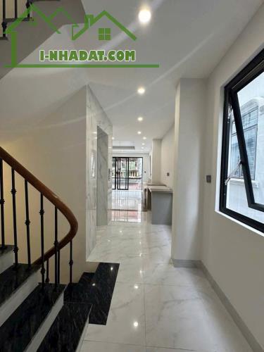 Bán nhà Phúc Đồng. Gần hồ, Chợ, Kinh Doanh. Lô Góc - Thang Máy - Gara. 65m x 5T. - 2
