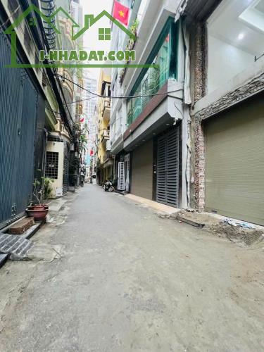 Trần Quốc Hoàn, DT 50M2x6T, MT 4.2M, giá 18 tỷ (rẻ)  PHÂN LÔ Ô TÔ TRÁNH - TRƯỚC CỬA OTO ĐỖ