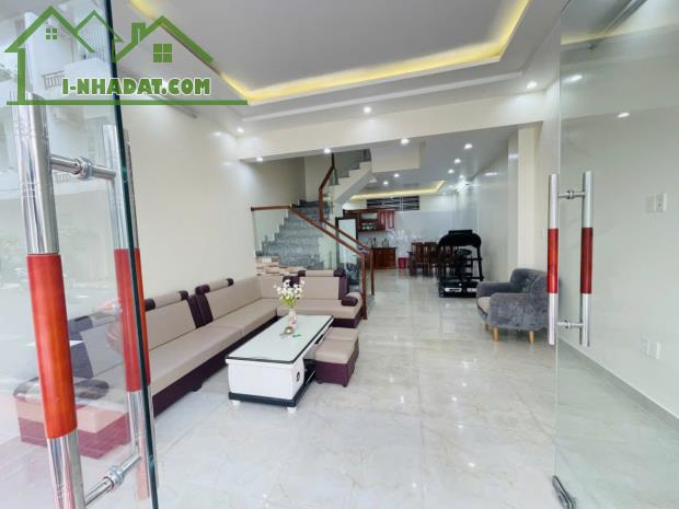 Nhà Văn Cao, 55m 4 tầng, đường ô.tô vị trí cực kỳ nông, Giá 5.7 tỉ full đồ