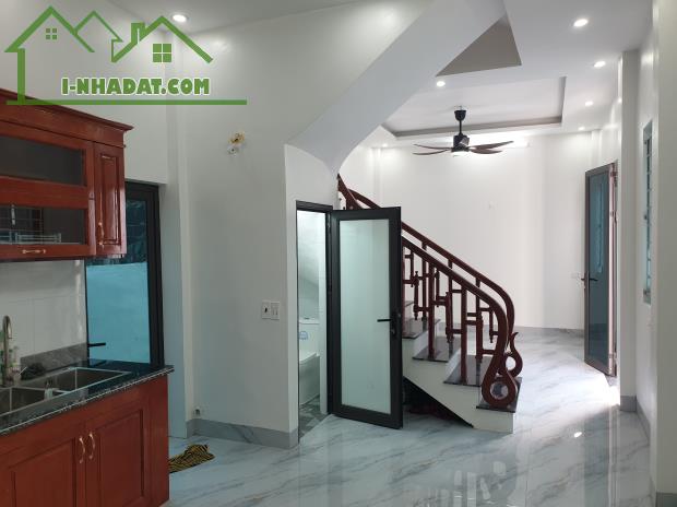 BÁN NHÀ ĐẸP 1.76 TỶ 3 TẦNG 47M2 ( ĐÔNG NAM ) NGÕ TRẦN QUANG KHẢI - 1